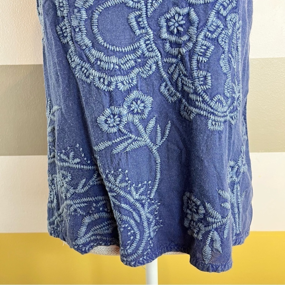 2/$25 Luna Moon Buckle Blue Chambray Denim Floral Boho Bohemian Western Tank Top - Picture 7 of 14